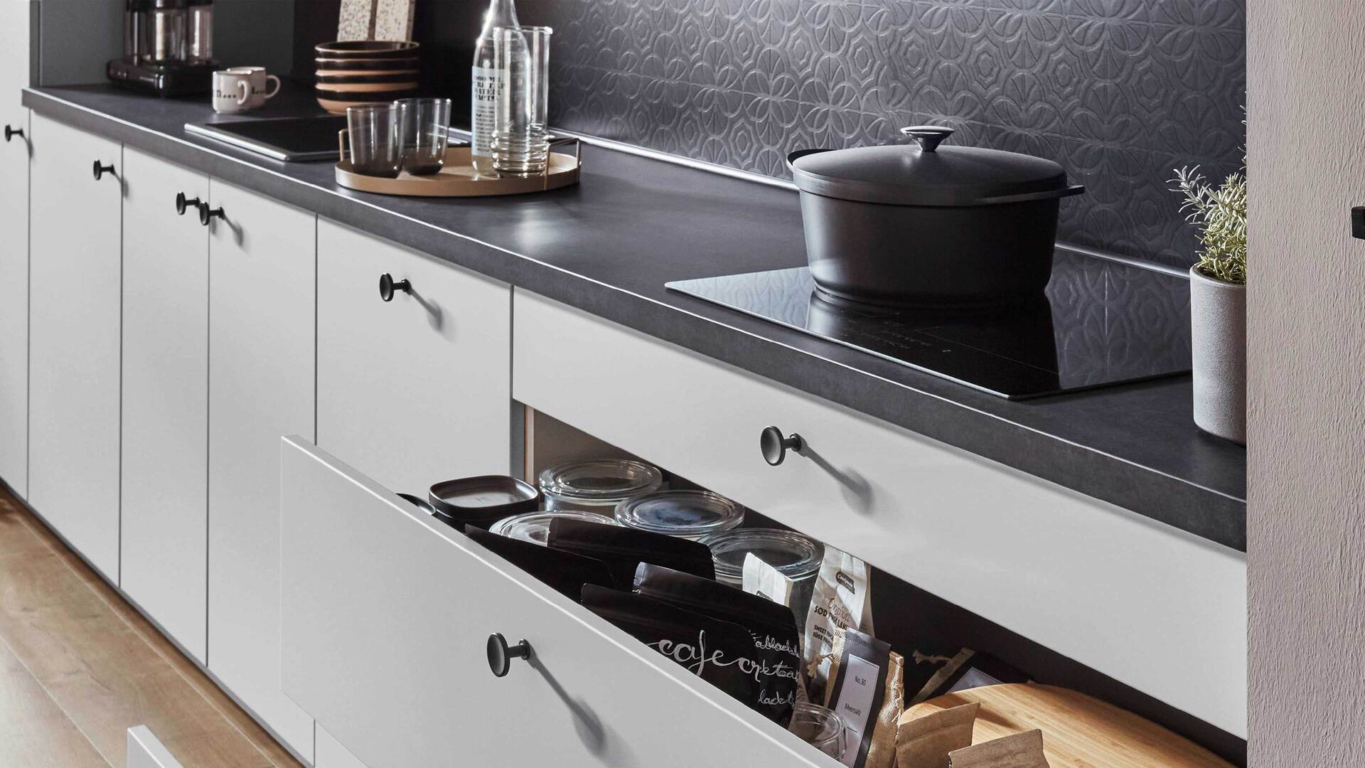 nobilia® Einbauküche Softline mit Elektrogeräten, z. B. Kühlschrank