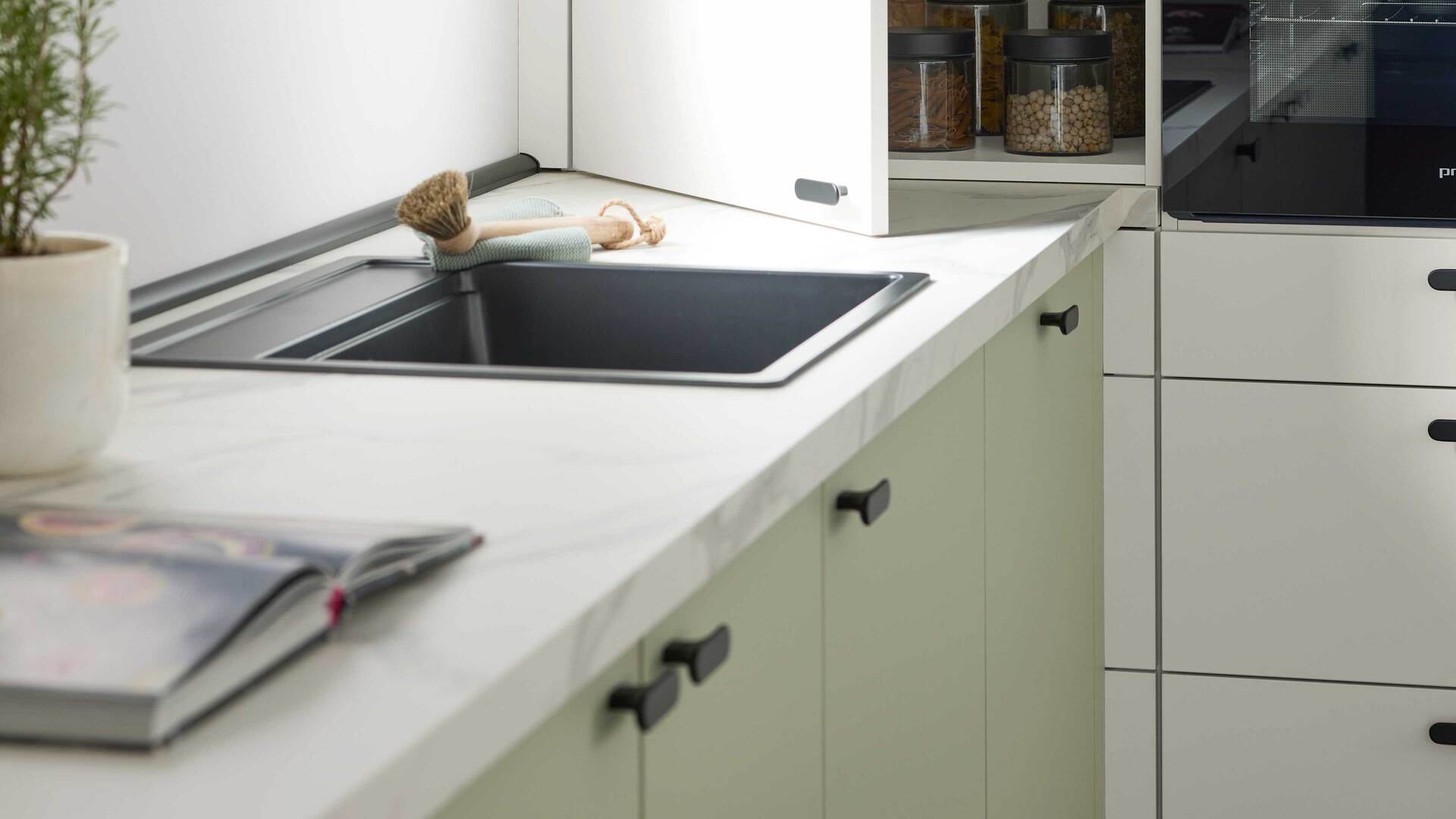Culineo® Einbauküche C357 mit privileg Einbaugeräten
