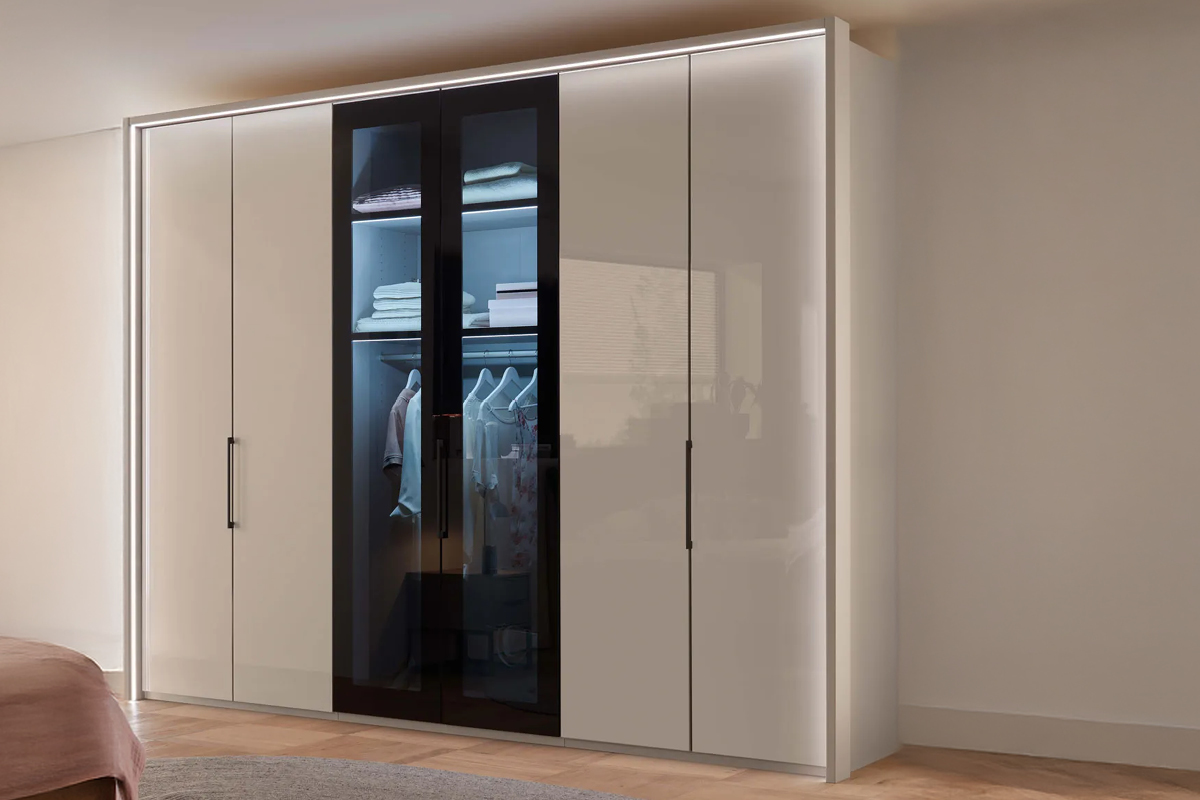 Drehtürenschrank 6-türig Dubai von Wiemann