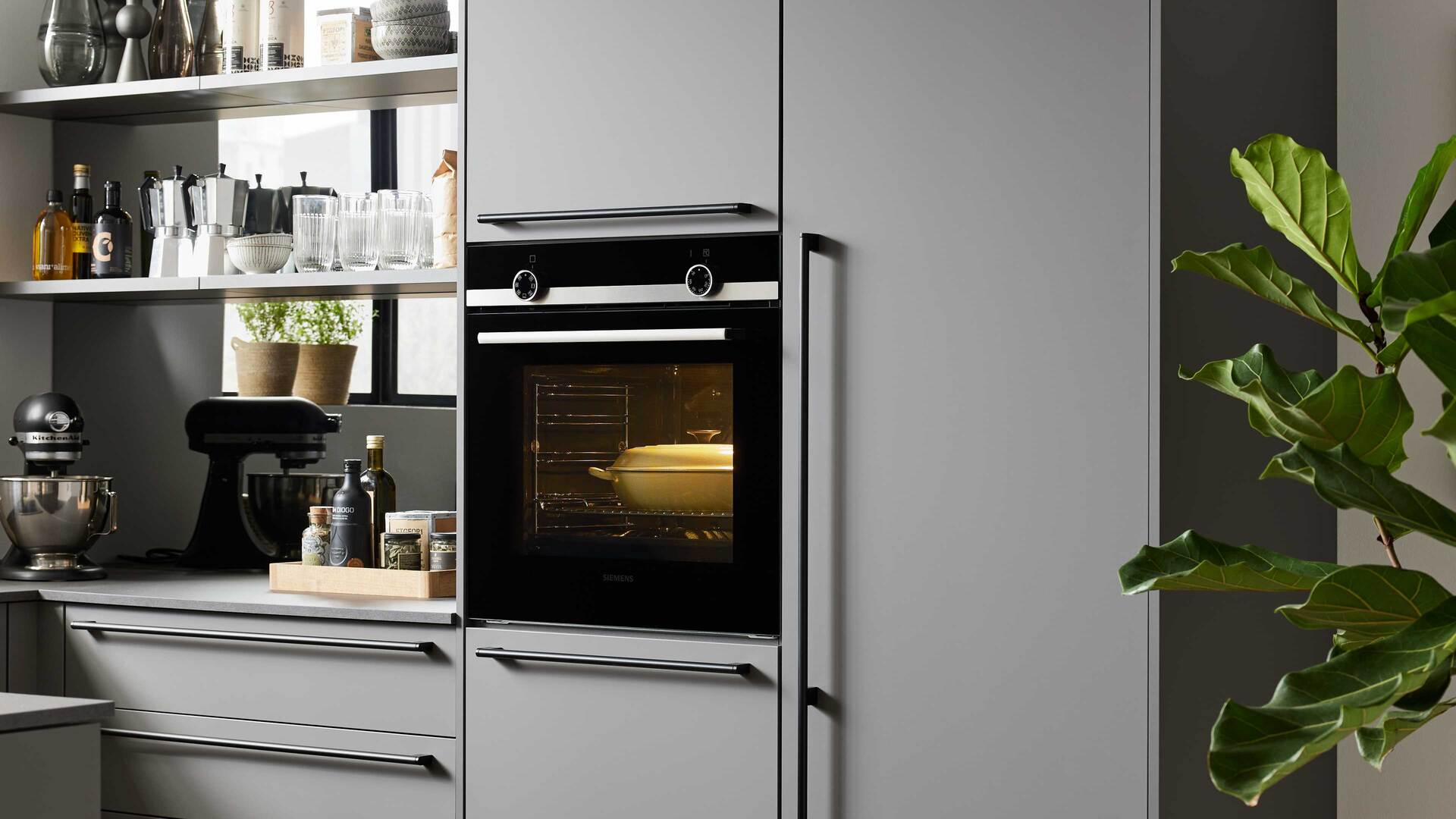 Culineo® Einbauküche C357 mit SIEMENS Einbaugeräten