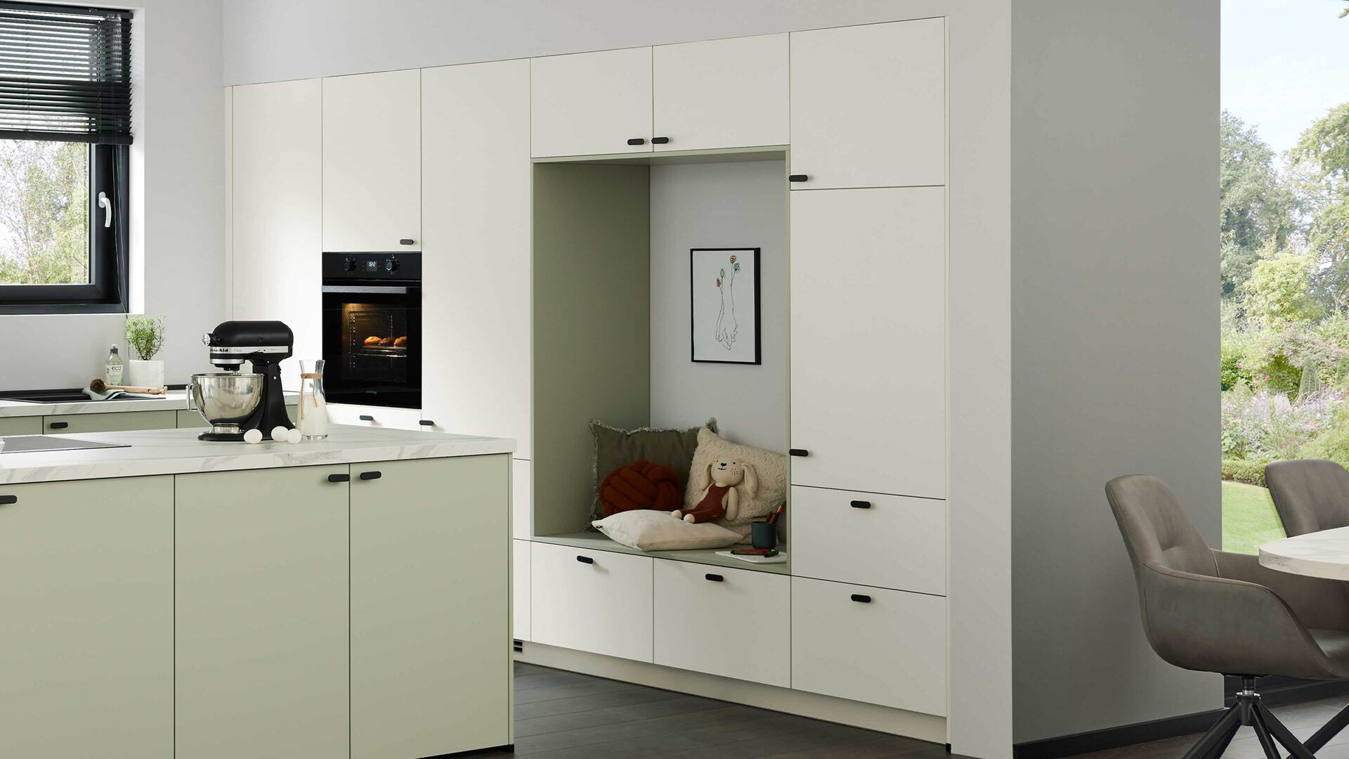 Culineo® Einbauküche C357 mit privileg Einbaugeräten