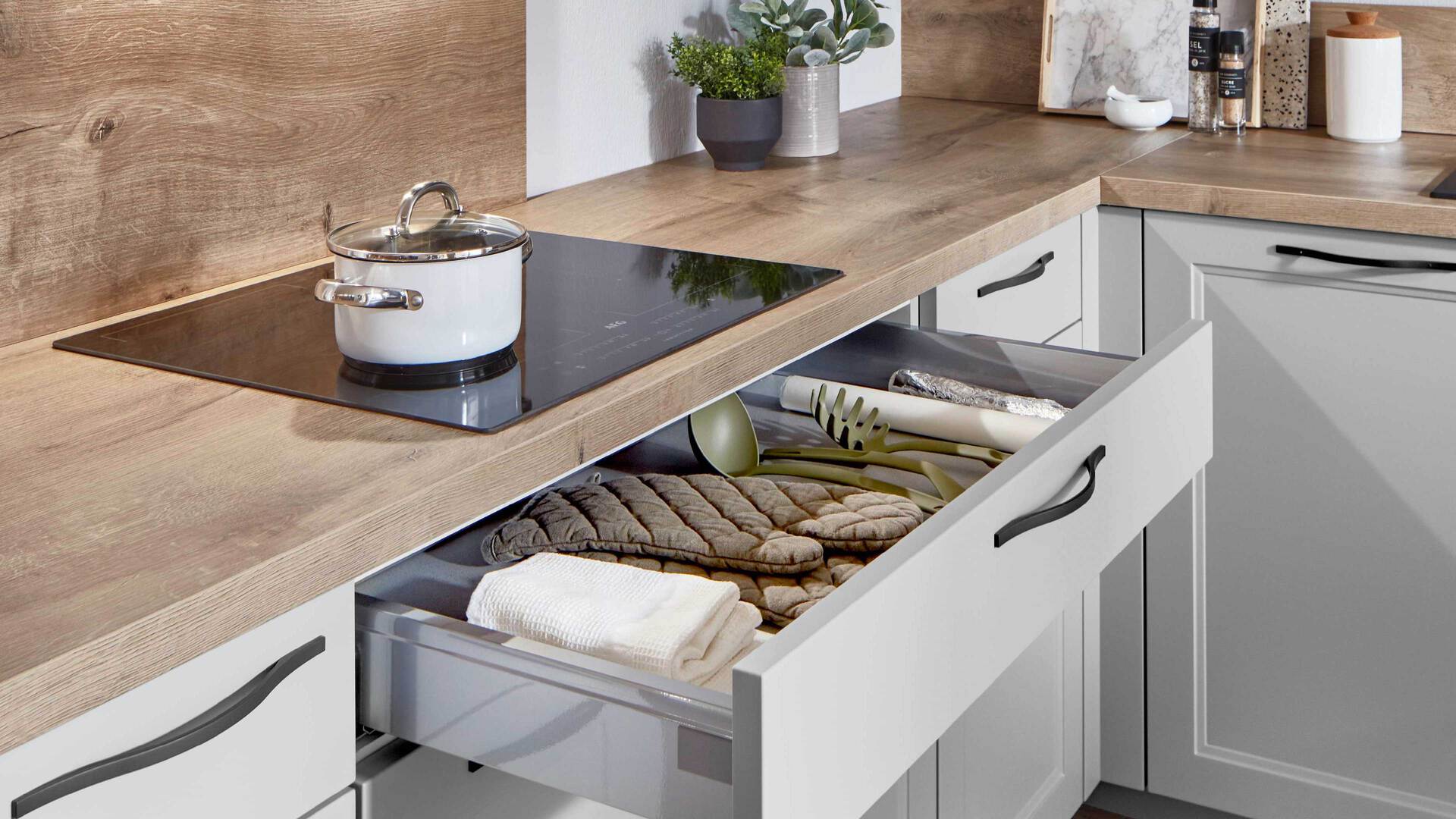 nobilia® Einbauküche Cascada mit SIEMENS-Elektrogeräten